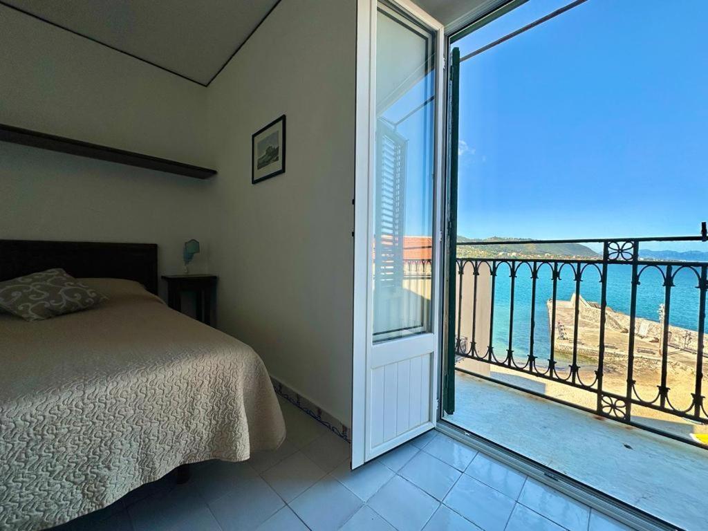 Molo Sea View Apartment تْشيفالو المظهر الخارجي الصورة