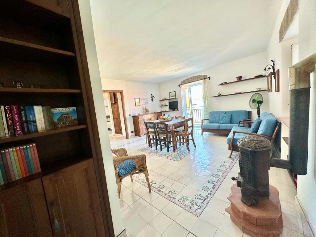 Molo Sea View Apartment تْشيفالو المظهر الخارجي الصورة